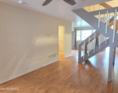 2604 Dogwood Court - Photo Thumbnail 4