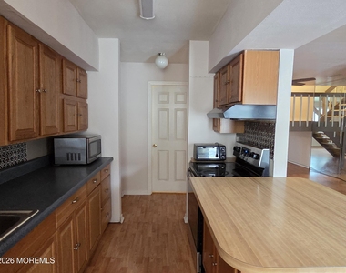 2604 Dogwood Court - Photo Thumbnail 7
