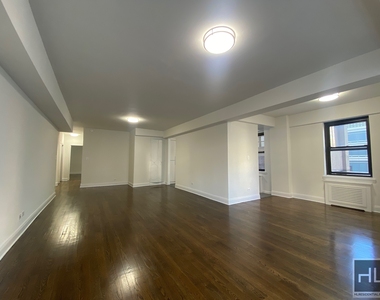 East 57 Street - Photo Thumbnail 1