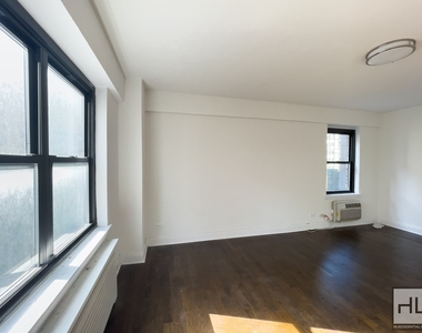 East 57 Street - Photo Thumbnail 1