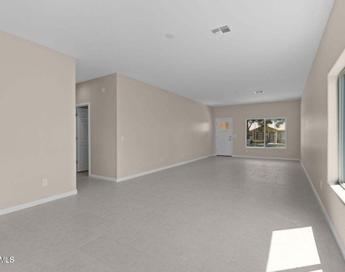 414 E Eason Avenue - Photo Thumbnail 3