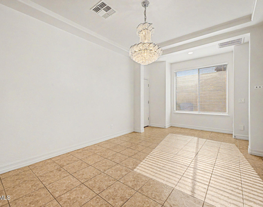 1918 E Indigo Court - Photo Thumbnail 9