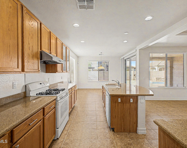 1918 E Indigo Court - Photo Thumbnail 16