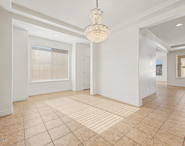 1918 E Indigo Court - Photo Thumbnail 10