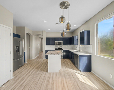 15207 W Windward Avenue - Photo Thumbnail 6