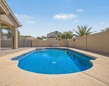 15207 W Windward Avenue - Photo Thumbnail 32
