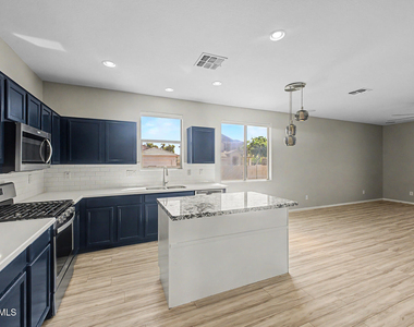 15207 W Windward Avenue - Photo Thumbnail 5