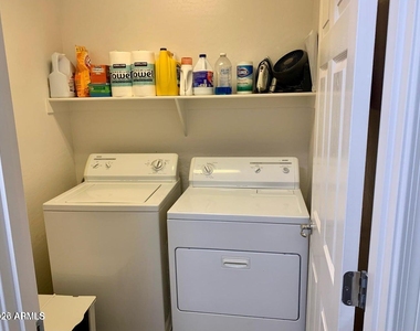 10324 W Sands Drive - Photo Thumbnail 13