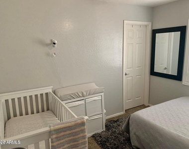 10324 W Sands Drive - Photo Thumbnail 10