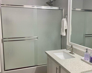 10324 W Sands Drive - Photo Thumbnail 15