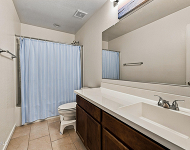 20204 N Wilford Avenue - Photo Thumbnail 24