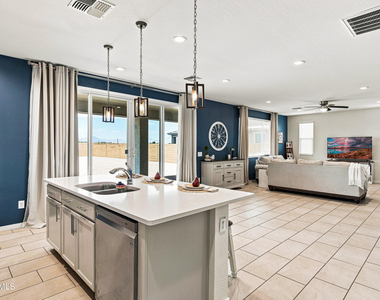 20204 N Wilford Avenue - Photo Thumbnail 11