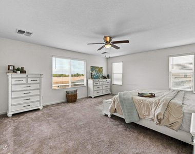 20204 N Wilford Avenue - Photo Thumbnail 16