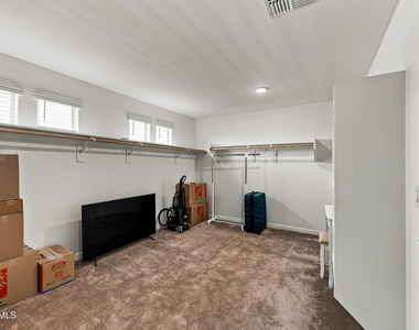 20204 N Wilford Avenue - Photo Thumbnail 19