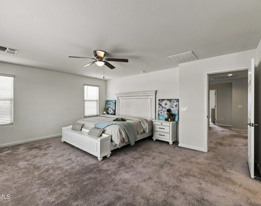 20204 N Wilford Avenue - Photo Thumbnail 15