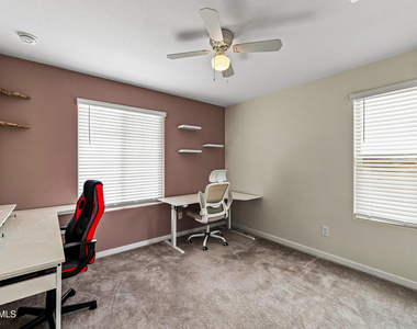 20204 N Wilford Avenue - Photo Thumbnail 23