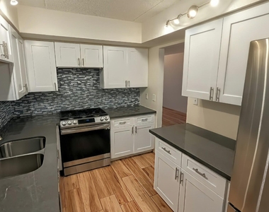 7141 N 16th Street - Photo Thumbnail 4