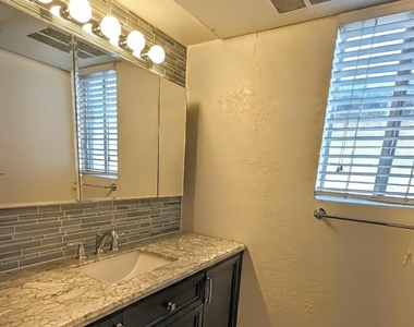 7141 N 16th Street - Photo Thumbnail 9