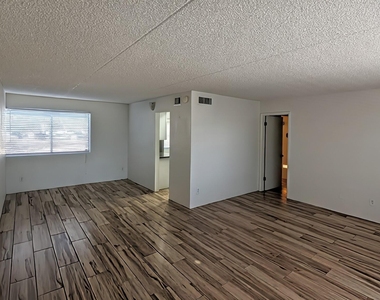 7141 N 16th Street - Photo Thumbnail 5