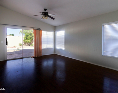 9828 E Knowles Avenue - Photo Thumbnail 5
