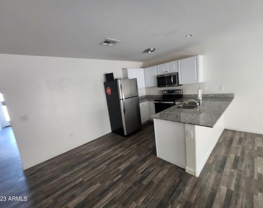 158 W Taylor Avenue - Photo Thumbnail 1