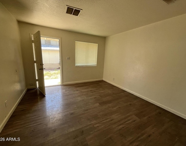 375 N Nevada Street - Photo Thumbnail 3