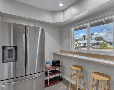 6919 E Cheery Lynn Road - Photo Thumbnail 19
