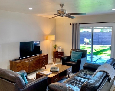 6919 E Cheery Lynn Road - Photo Thumbnail 3