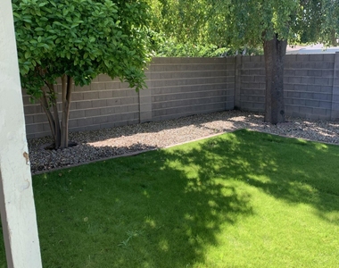 6919 E Cheery Lynn Road - Photo Thumbnail 25
