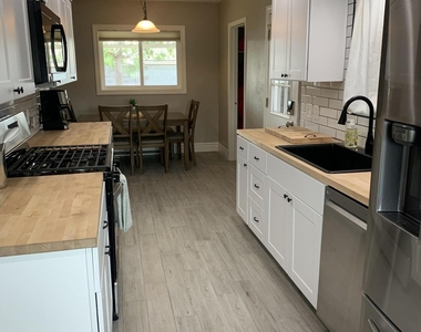 6919 E Cheery Lynn Road - Photo Thumbnail 1
