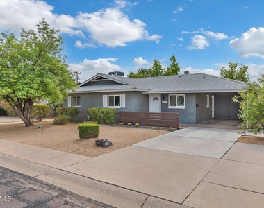 6919 E Cheery Lynn Road - Photo Thumbnail 18