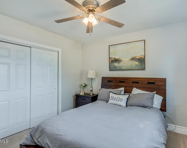 6919 E Cheery Lynn Road - Photo Thumbnail 4