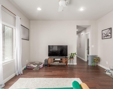 1645 W Willetta Street - Photo Thumbnail 6
