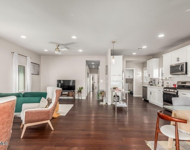 1645 W Willetta Street - Photo Thumbnail 3