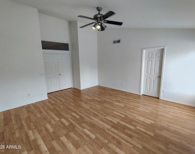 4303 E Cathedral Rock Drive - Photo Thumbnail 13