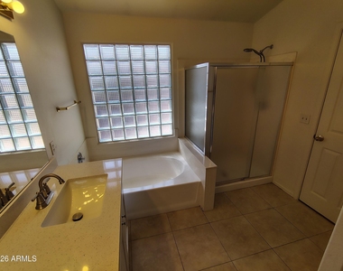 4303 E Cathedral Rock Drive - Photo Thumbnail 15