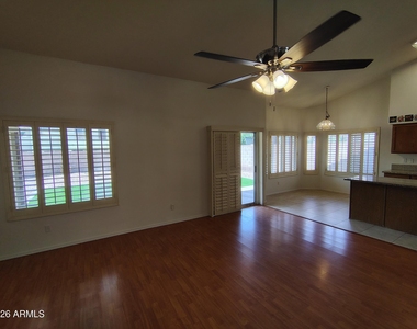 4303 E Cathedral Rock Drive - Photo Thumbnail 9