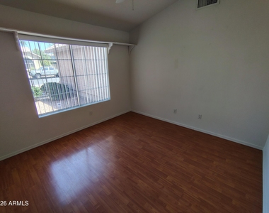 4303 E Cathedral Rock Drive - Photo Thumbnail 23