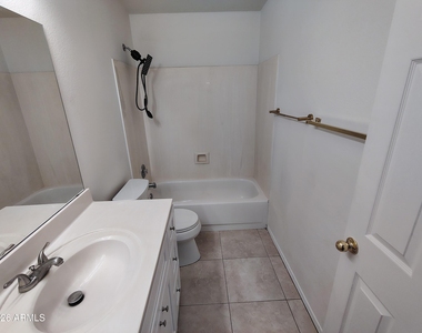 4303 E Cathedral Rock Drive - Photo Thumbnail 22