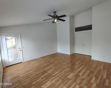 4303 E Cathedral Rock Drive - Photo Thumbnail 12