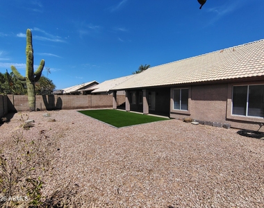 4303 E Cathedral Rock Drive - Photo Thumbnail 27