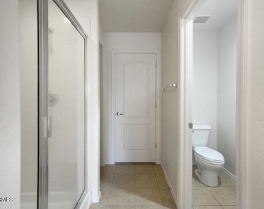705 W Queen Creek Road - Photo Thumbnail 16