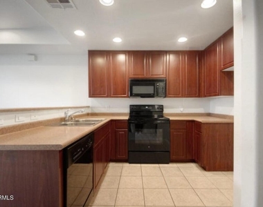 705 W Queen Creek Road - Photo Thumbnail 10