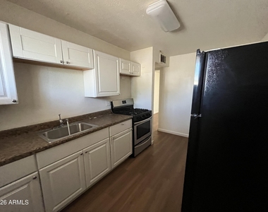 371 N Nevada Street - Photo Thumbnail 3
