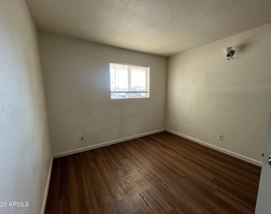 371 N Nevada Street - Photo Thumbnail 8