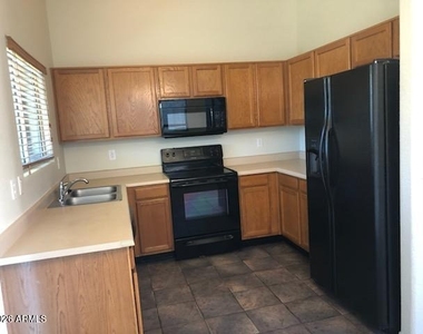 3045 W Covey Lane - Photo Thumbnail 1