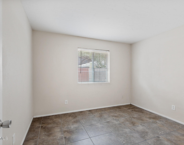 1601 W Marco Polo Road - Photo Thumbnail 11