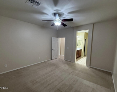 3417 N San Marin Drive - Photo Thumbnail 11