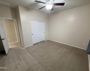 3417 N San Marin Drive - Photo Thumbnail 16