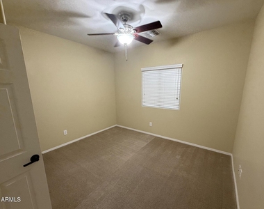 3417 N San Marin Drive - Photo Thumbnail 18